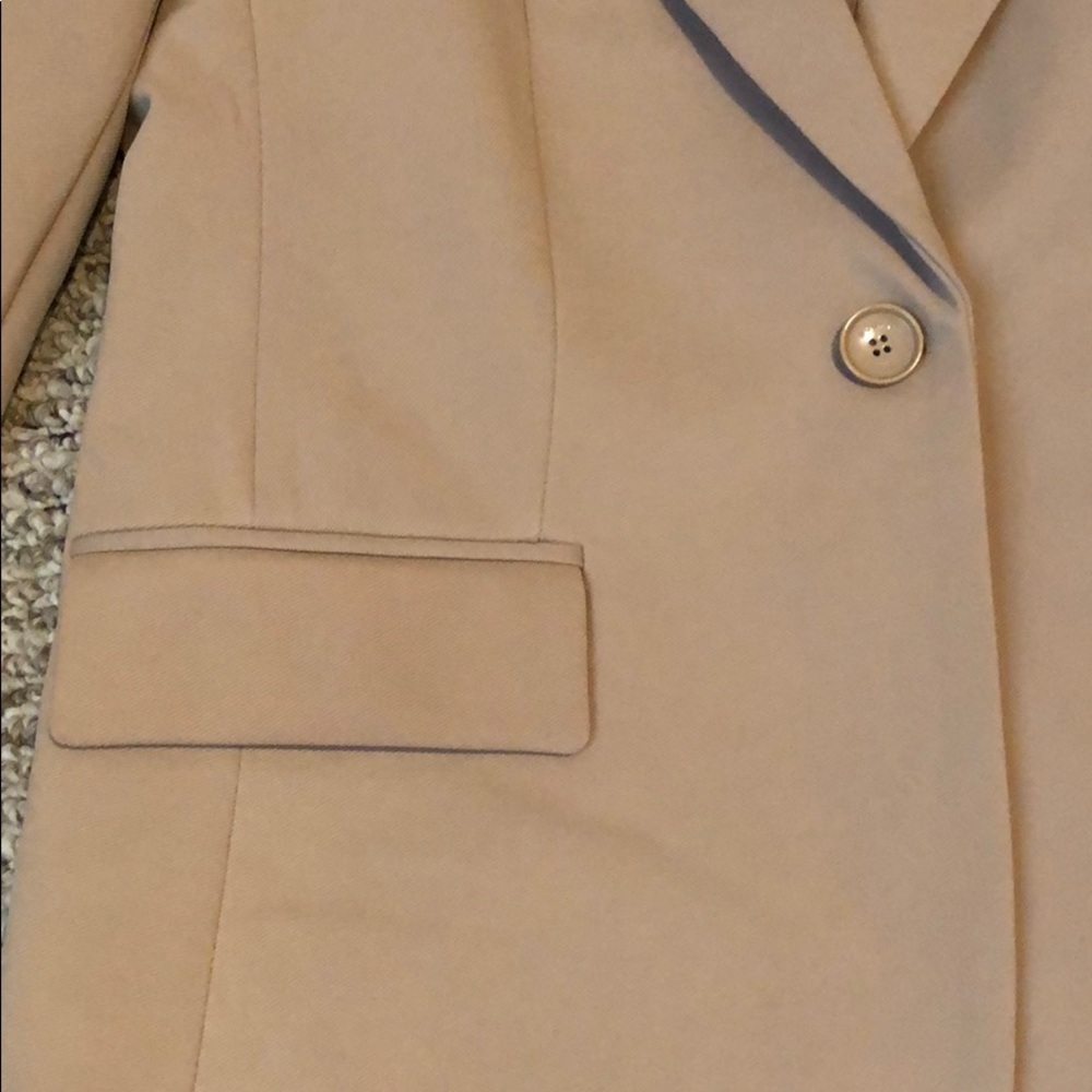 Blazer - Picture 3 of 6